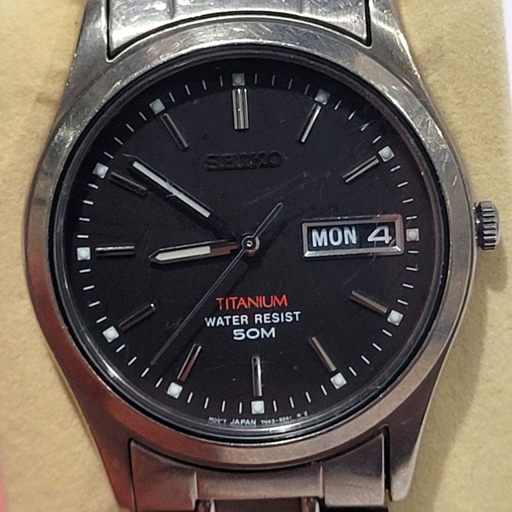 Seiko Titanium watch, aftermarket band, 7N43-9050,